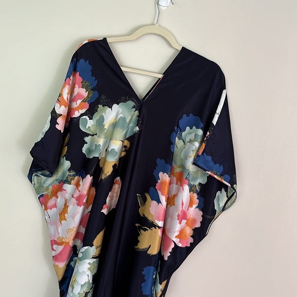 - Natori Hanami navy floral print caftan vneck size M - Picture 9 of 12